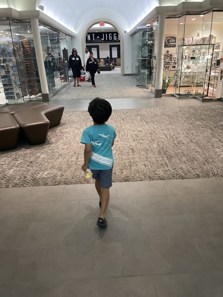 アラモアナホテルのロビー